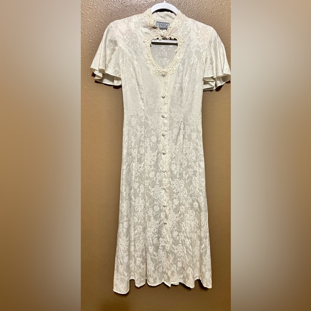 Gorgeous Vintage Dress with heart shaped keyhole neckline.